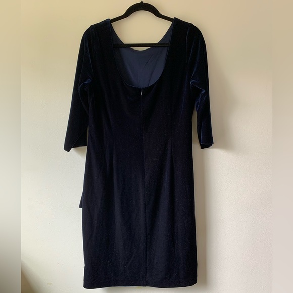 Vintage velvet evening dress - Picture 2 of 5